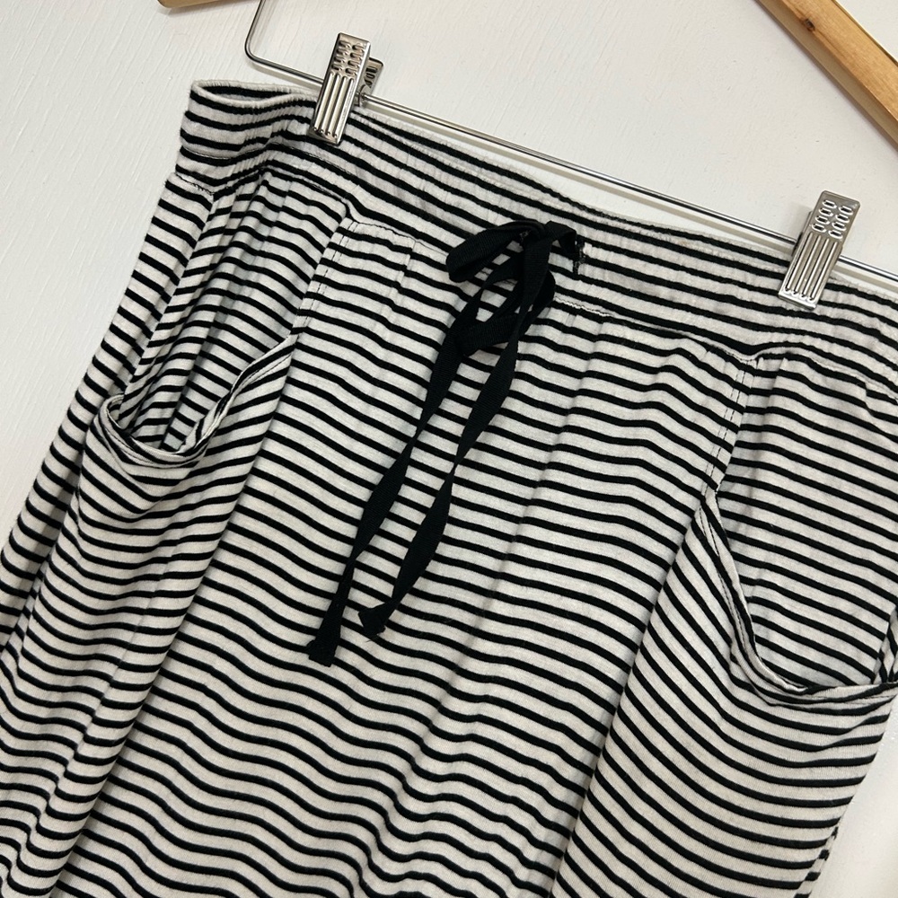 Max Studio Black and White Striped Maxi Skirt with Pockets!